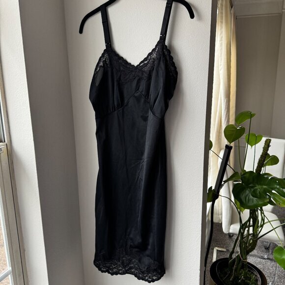 Vintage Black Lace Nighty - Picture 1 of 8